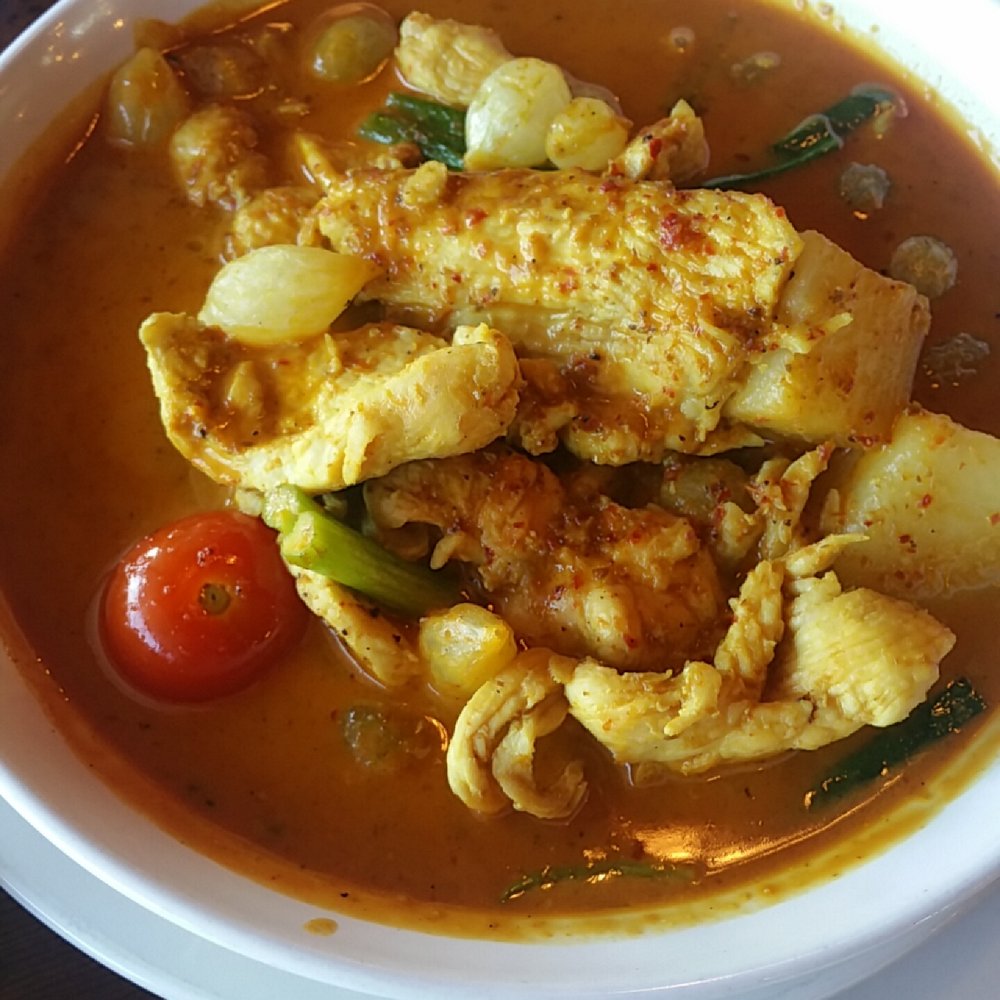 AppeThai - Yellow curry (chicken) - Thai Near Me - Brown Deer, Wisconsin