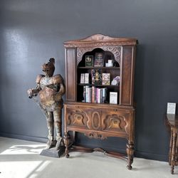 Knight’s Nook - Book Club Features