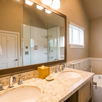 The Ocean Lodge - Soaking Tub and Walk-In Shower - Hotels Near Me - Cannon Beach, Oregon The Ocean Lodge - Soaking Tub and Walk-In Shower - Hotels Near Me - Cannon Beach, Oregon