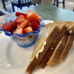 Good Friends Cafe - Side of fruit & toast for the baby
