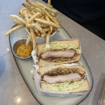 Nīzu Cafe - Tonkatsu Sando - Cafes Near Me - Vancouver, British Columbia