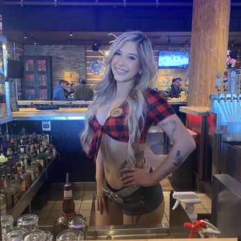Twin Peaks - The lovely Laila, my bartender/server today! - New American Near Me - Reno, Nevada