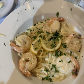 Ventura's Italian Kitchen & Wine Bar - Shrimp linguini in scampi sauce - Italian Near Me - Longboat Key, Florida Ventura's Italian Kitchen & Wine Bar - Shrimp linguini in scampi sauce - Italian Near Me - Longboat Key, Florida