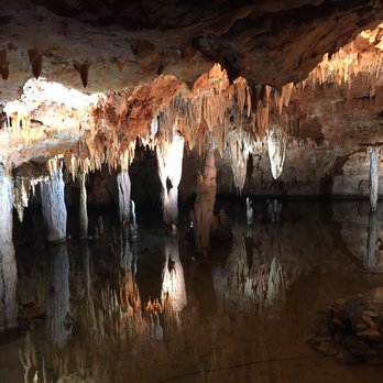 Meramec Caverns - Tours Near Me - Sullivan, Missouri
