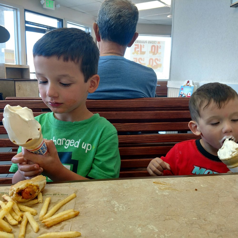Wienerschnitzel - Great friendly service! - Fast Food Near Me - Henderson, Nevada Wienerschnitzel - Great friendly service! - Fast Food Near Me - Henderson, Nevada