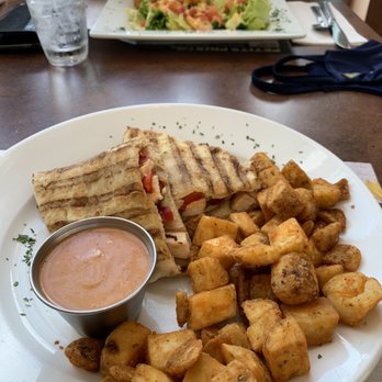 Ben & Florentine - Panini (chicken) no cheese and sauce on the side - Breakfast & Brunch Near Me - Beauharnois, Quebec Ben & Florentine - Panini (chicken) no cheese and sauce on the side - Breakfast & Brunch Near Me - Beauharnois, Quebec