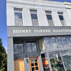 Signet Coffee Roasters - Outside