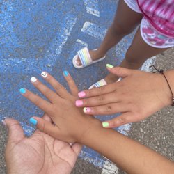 Glitter Nails & Spa - Shellac nails designs