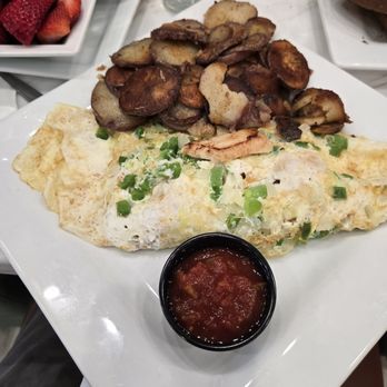 Keke's Breakfast Cafe - Chicken fajita omelet with tender and juicy chicken. - Breakfast & Brunch Near Me - Henderson, Nevada Keke's Breakfast Cafe - Chicken fajita omelet with tender and juicy chicken. - Breakfast & Brunch Near Me - Henderson, Nevada