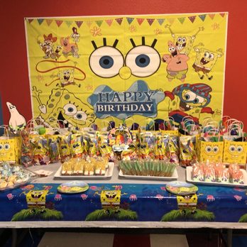 Pump It Up Van Nuys - Dessert table hostess set up our provided desserts and decor. Goody bags, sweet treats galore! - Kids Activities Near Me - Van Nuys, California