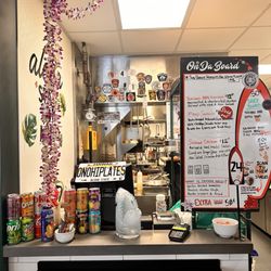 Ono Hawaiian Plates - Register front desk