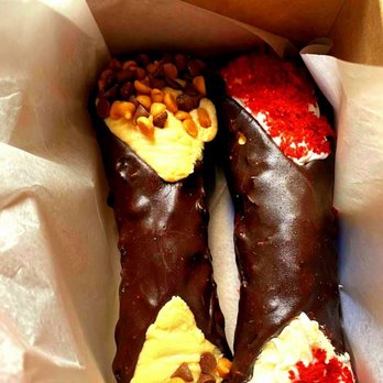 La Bella Ferrara - Chocolate dipped cannoli - 09/16/2025 - Bakeries Near Me - New York, New York La Bella Ferrara - Chocolate dipped cannoli - 09/16/2025 - Bakeries Near Me - New York, New York