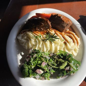 O'Callaghans - Braised short ribs - Irish Pub Near Me - Carmel-by-the-Sea, California O'Callaghans - Braised short ribs - Irish Pub Near Me - Carmel-by-the-Sea, California