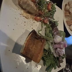 Roger's Riverview Bistro - Halibuts fresh and scrumptious