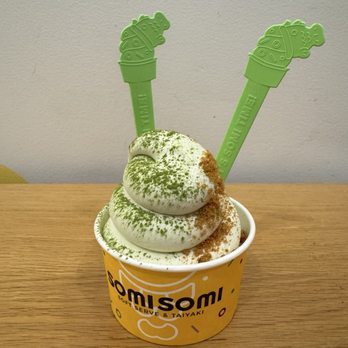 Somisomi - Pistachio with green tea powder and biscoff cookie crumbles - Desserts Near Me - Sacramento, California Somisomi - Pistachio with green tea powder and biscoff cookie crumbles - Desserts Near Me - Sacramento, California