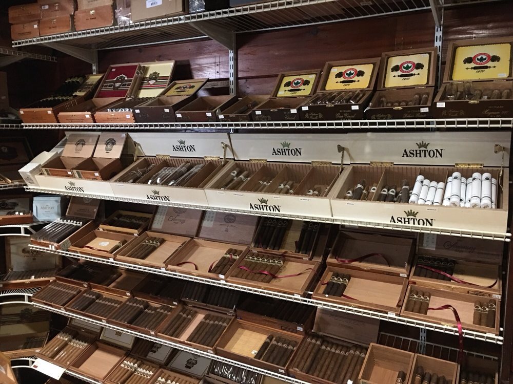 ARTJIM SMOKE SHOP Updated August 2024 14 Photos 1465 Atwood Ave