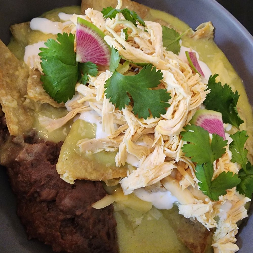 Manzo - Pollo chilaquiles verde - Breakfast & Brunch Near Me - Ciudad de Mexico, DIF Manzo - Pollo chilaquiles verde - Breakfast & Brunch Near Me - Ciudad de Mexico, DIF