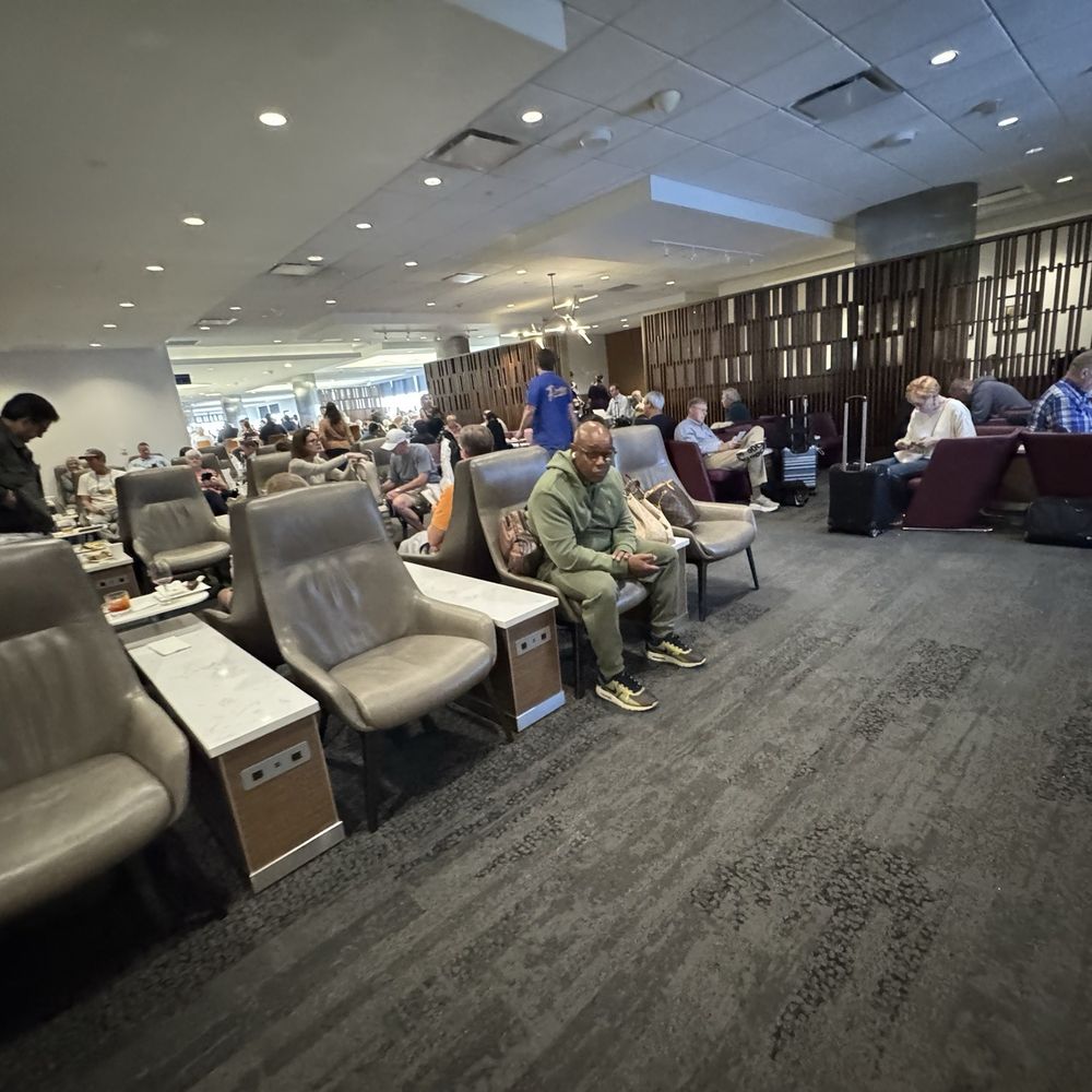 Delta Sky Club - Concourse E - Inside - Airport Lounges Near Me - Atlanta, Georgia Delta Sky Club - Concourse E - Inside - Airport Lounges Near Me - Atlanta, Georgia