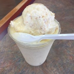La Michoacana - Obispo de coco con nieve de tres leches, so good!