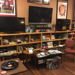 Edleez Tobacco - Customer lounge.