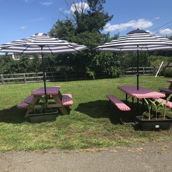 Big B's Smokin’ BBQ - The picnic area - Food Trucks Near Me - Gainesville, Virginia
