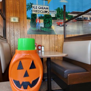 Harry's Restaurant - Diners Near Me - Westborough, Massachusetts