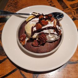 BJ's Restaurant & Brewhouse - hot fudge brownie personal pizookie