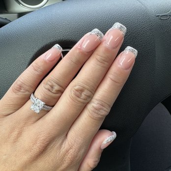 Kitchen Nail Bar - Mountain View - Squoval acrylic silver glitter French set by Lee! - Nail Salons Near Me - Mountain View, California