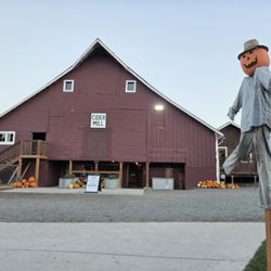 Swans Trail Farms - Cider Mill