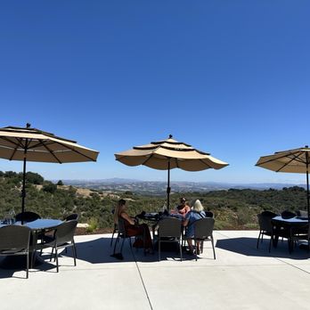 Calcareous Vineyard - Patio terrace - Wine Tasting Room Near Me - Paso Robles, California Calcareous Vineyard - Patio terrace - Wine Tasting Room Near Me - Paso Robles, California