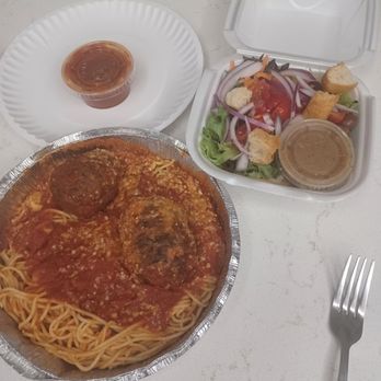 Caffe Vesuvio's Pizzaria - Looks good. Pasta tastes awful. Salad looks OK. - Italian Near Me - New Smyrna Beach, Florida Caffe Vesuvio's Pizzaria - Looks good. Pasta tastes awful. Salad looks OK. - Italian Near Me - New Smyrna Beach, Florida
