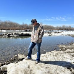 Riverfront Park - Look out part with snow and ice along river