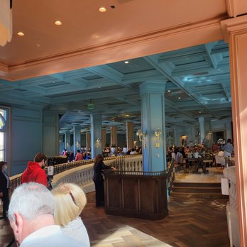 Sadelle's - Entrance area, hostess stands - Breakfast & Brunch Near Me - Las Vegas, Nevada