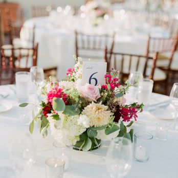 Grass Roots - Center piece - Floral Designers Near Me
