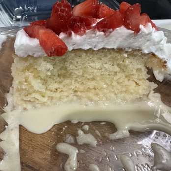 Cielito Rosa Bakery & Cafe - Center of Tres 3 Leches Cake - Bakeries Near Me - Mesa, Arizona