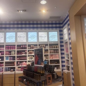 Bath & Body Works - Cosmetics & Beauty Supply Near Me - Sherman Oaks, California