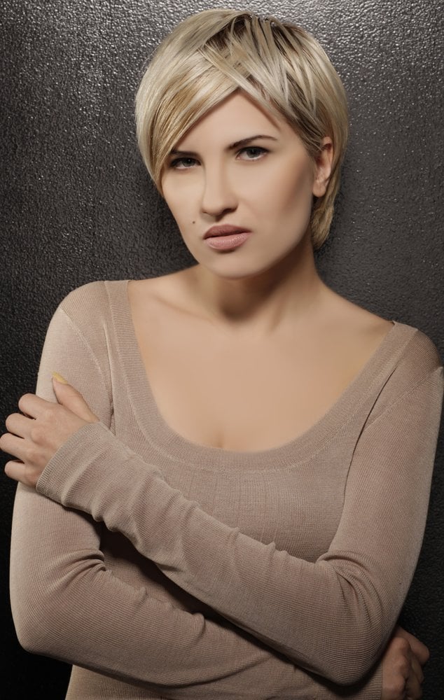 Hair And Make-up by Brooklyn Logo