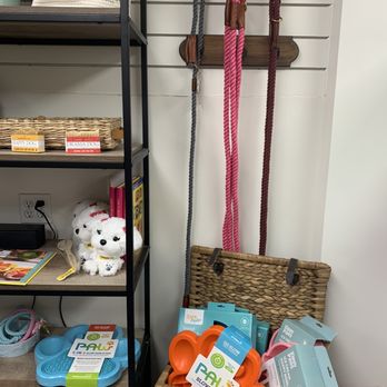 Dogtown Bakery - Leashes and slow feeders - Custom Cakes Near Me - Kailua, Hawaii Dogtown Bakery - Leashes and slow feeders - Custom Cakes Near Me - Kailua, Hawaii