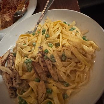 Compari's on the Park - Chicken Alfredo - Pizza Near Me - Plymouth, Michigan Compari's on the Park - Chicken Alfredo - Pizza Near Me - Plymouth, Michigan
