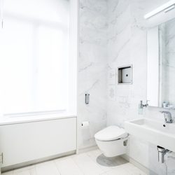 Jeffrey Yu, MD - Main Bathroom