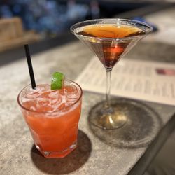 Flip Side Breckenridge - Drinks at the bar before dinner.