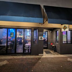 LV Mar Tapas & Cocktails - Outside