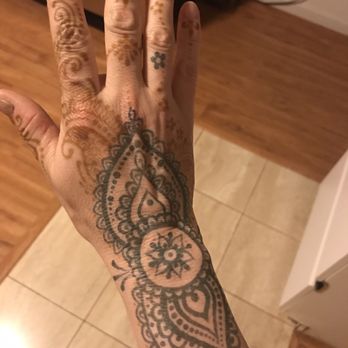 Honolulu Henna - After it dried and I washed the henna off. The black will get darker over the next couple days. Looks amazing - Henna Artists Near Me