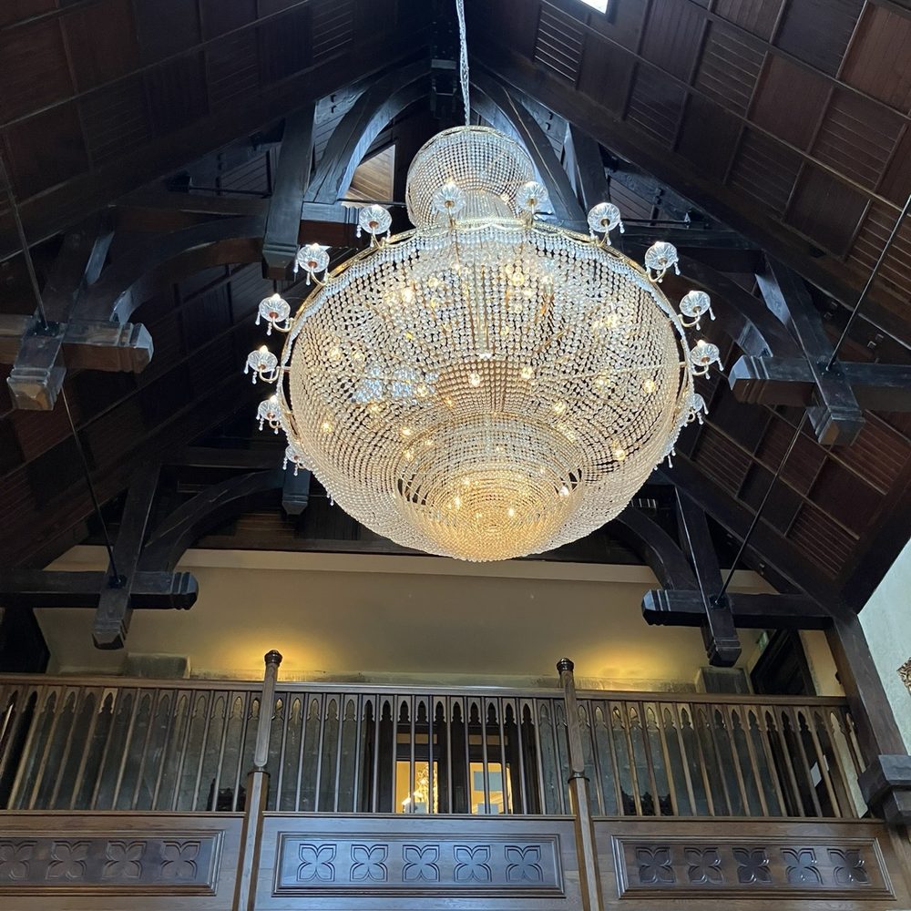 Kilronan Castle - Cool chandelier in the lobby. - Hotels Near Me