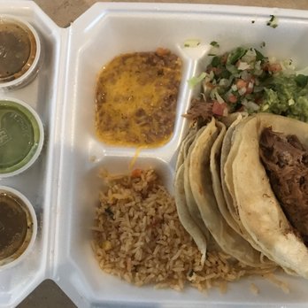 Fritangas Mexican Restaurant - Regular carnitas taco plate with hot, hotter and hot green salsa! - Mexican Near Me - Aurora, Colorado