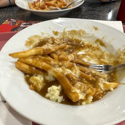 Famous Sam's Restaurant - Poutine