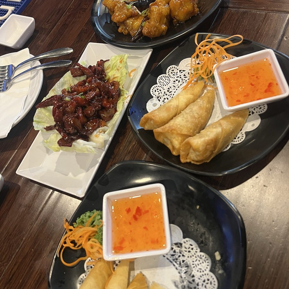 Sakeba Asian Pub & Grill - Spring rolls. General tso chicken. Boneless ribs. - Pubs Near Me - Kissimmee, Florida Sakeba Asian Pub & Grill - Spring rolls. General tso chicken. Boneless ribs. - Pubs Near Me - Kissimmee, Florida