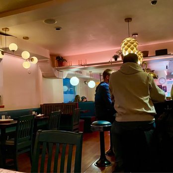 Chadwick's - Interior - Canadian (New) Near Me - Toronto, Ontario