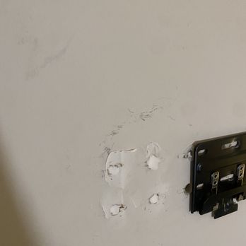 Dre Love TV Mounting - Holes in wall - TV Mounting Near Me