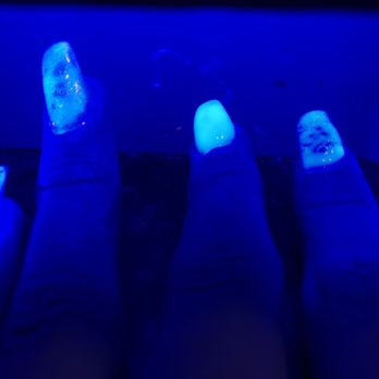 Orchid Nail and Spa - My middle finger I had my INEXPERIENCED MOM fix because none of the gel was properly placed or cured - Nail Salons Near Me - Mesa, Arizona